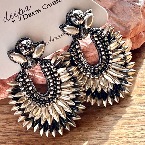 Deepa Gurnani Jewelry - 🌺🎉HP🎉🌺 NWT Deepa Gurnani Crystal Lotus Petal Chandeliers